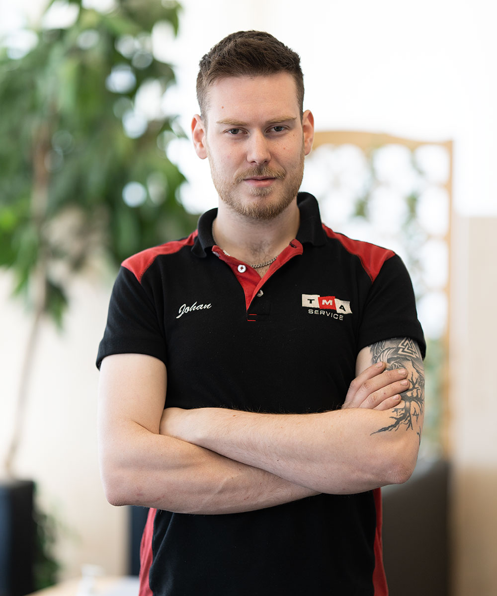 Medarbetare på TMA Service i Anderstorp